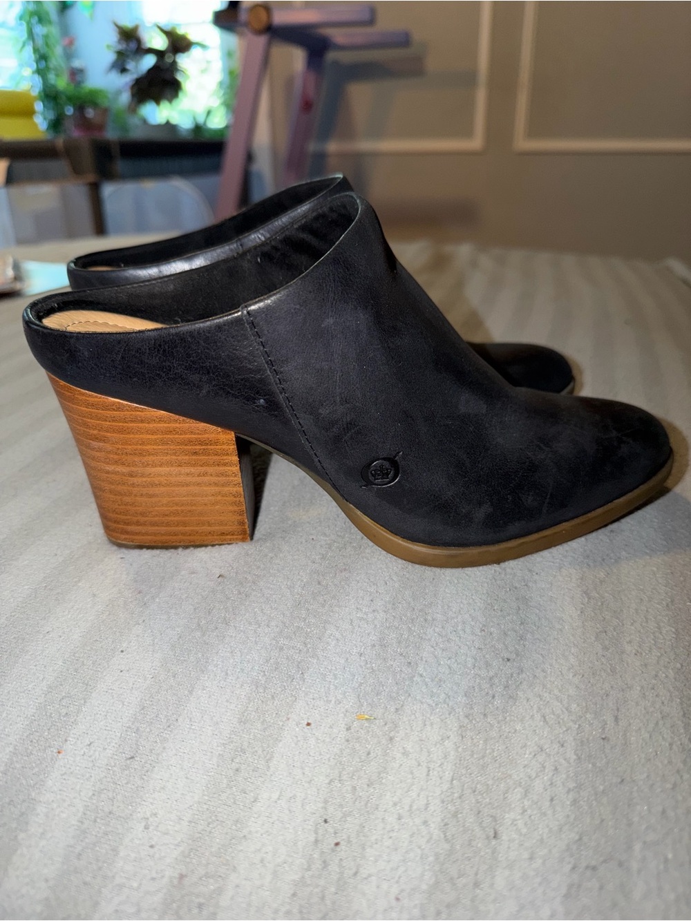 🖤 Born Black Leather Mule Booties – Size 8